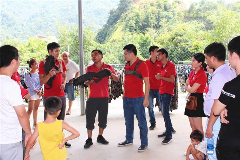 2017肯铁轴承优秀员工清远欢乐游